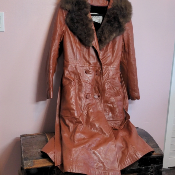 1960s Eaton's fur coat - Picture 1 of 5